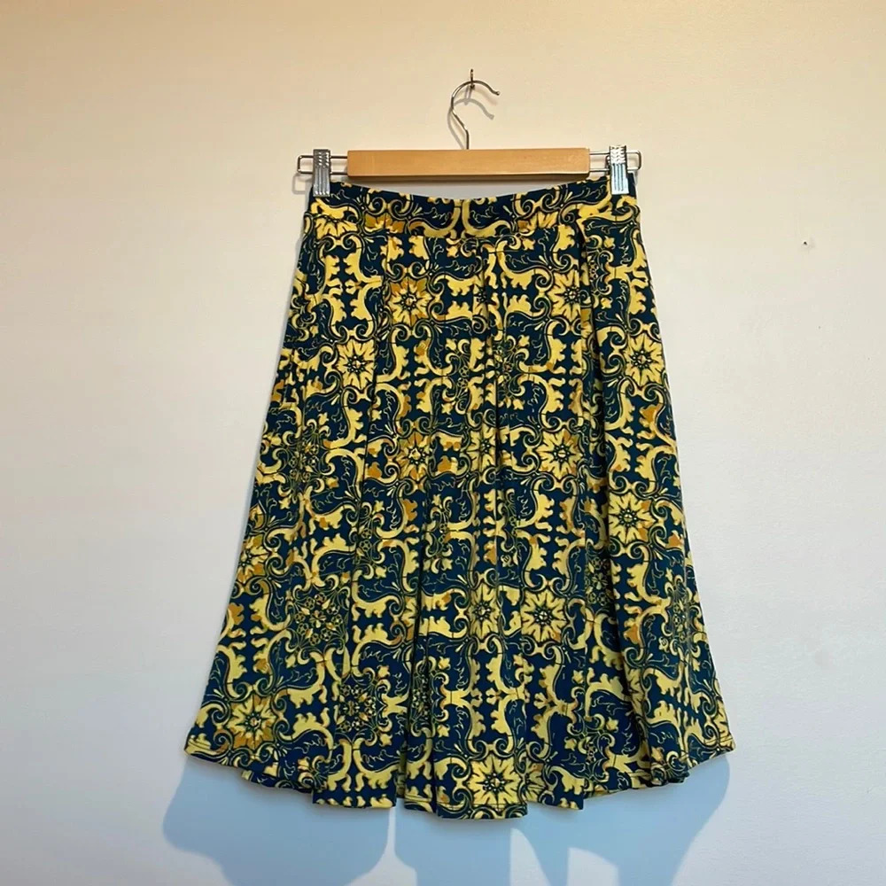 NWOT LuLaRoe XS Skirt